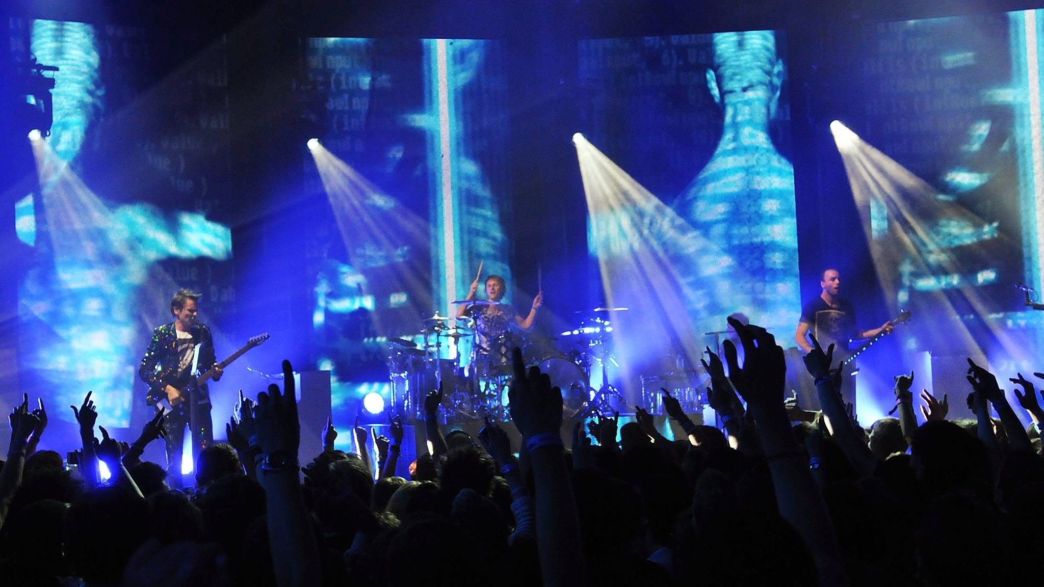 CONCERT REVIEW: I survived Muse in NYC and all you get is this lousy