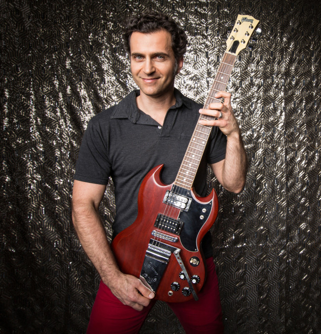 Zappa on Zappa – Dweezil Zappa plays the music of his father Frank in Wilkes-Barre on July 11