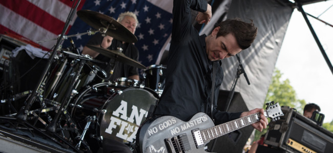 Meet and eat with Pittsburgh punk band Anti-Flag at Eden – A Vegan Cafe before Scranton concert on Jan. 17