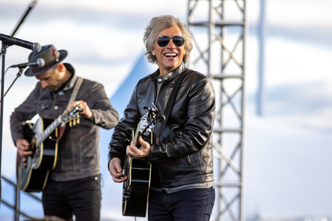 PHOTOS: Jon Bon Jovi acoustic at Joe Biden rally at Dallas High School, 10/24/20