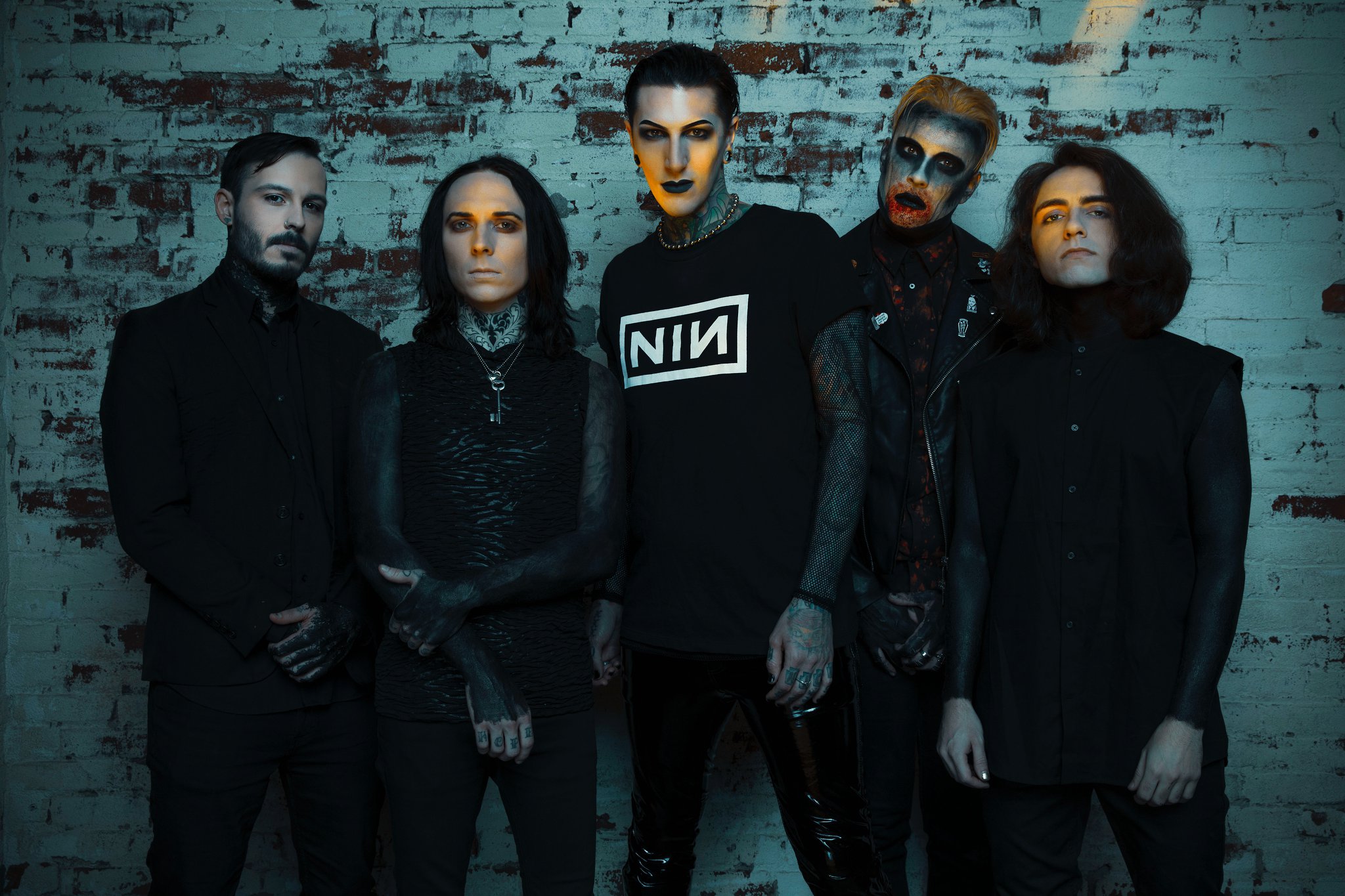 Featured image of post Motionless In White Wallpaper Disguise Find the best motionless in white wallpaper on wallpapertag